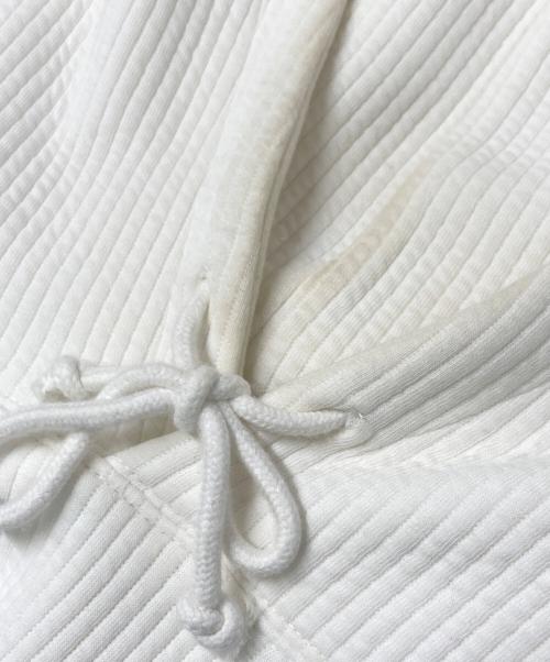 KITH（キス）KITH (キス) プルオーバーパーカー ホワイト サイズ:Mの古着・服飾アイテム