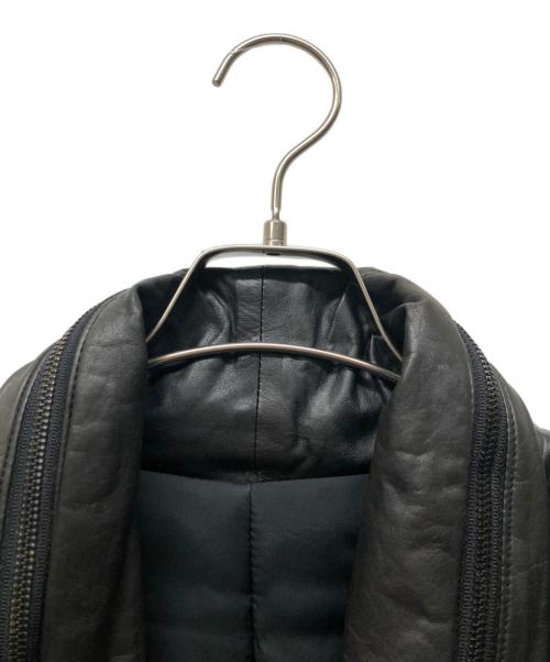 ISSEY MIYAKE MEN（イッセイミヤケメン）ISSEY MIYAKE MEN (イッセイミヤケメン) レザーラウンドジップジャケット ブラック サイズ:Mの古着・服飾アイテム