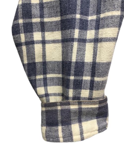 Patagonia（パタゴニア）Patagonia (パタゴニア) シャツ ホワイト×ネイビー サイズ:Sの古着・服飾アイテム