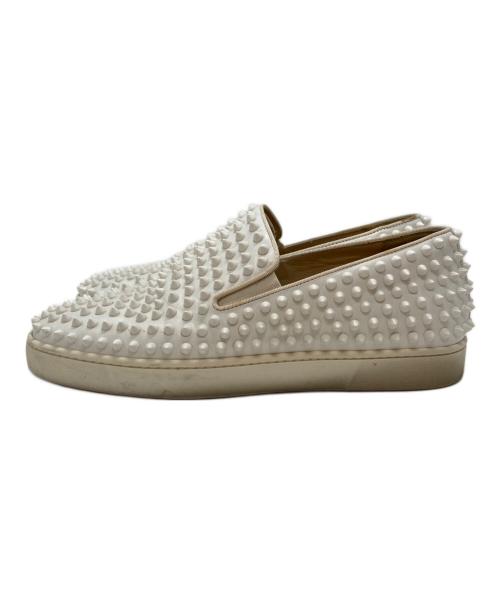 Christian Louboutin（クリスチャン・ルブタン）Christian Louboutin (クリスチャン・ルブタン) スタッズスリッポン ホワイト サイズ:41の古着・服飾アイテム
