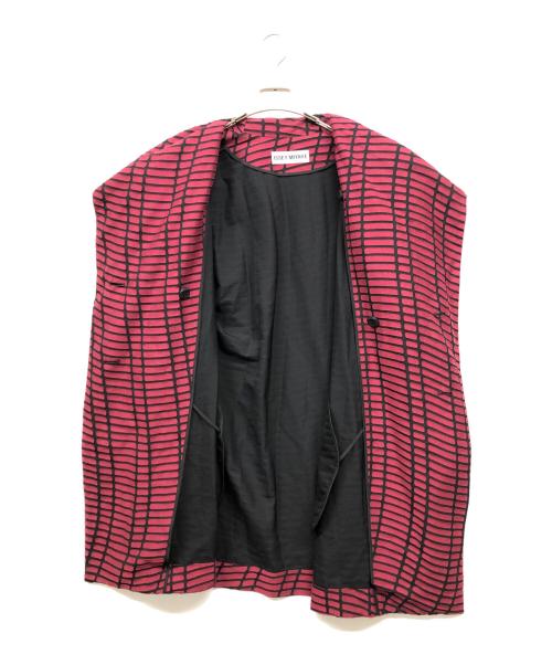 ISSEY MIYAKE（イッセイミヤケ）ISSEY MIYAKE (イッセイミヤケ) Wave Pattern Double Polyester Coat レッド サイズ:3の古着・服飾アイテム