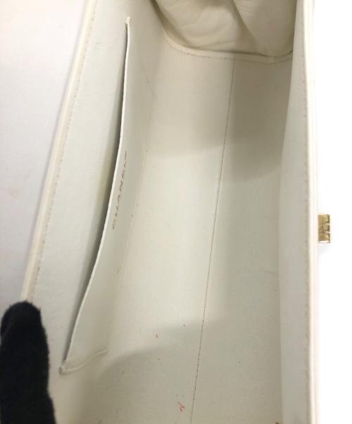 CHANEL（シャネル）CHANEL (シャネル) チョコバーチェーンショルダーバッグ ホワイトの古着・服飾アイテム