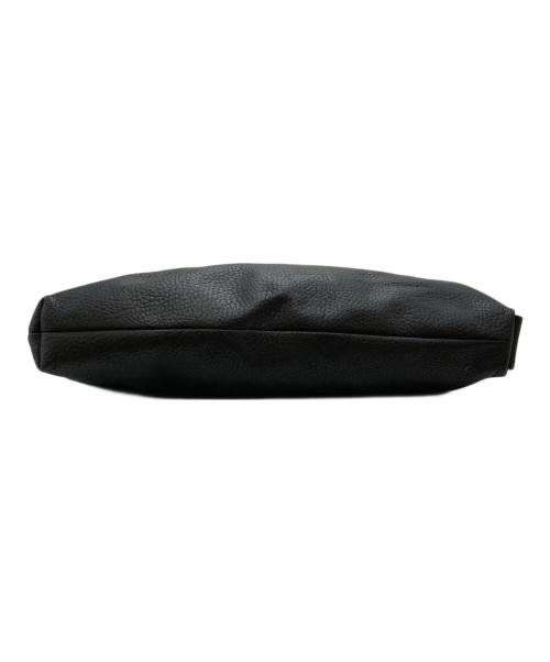 MM6 Maison Margiela（エムエムシックスメゾンマルジェラ）MM6 Maison Margiela (エムエムシックスメゾンマルジェラ) ロゴストラップクロスボディバッグ ブラックの古着・服飾アイテム