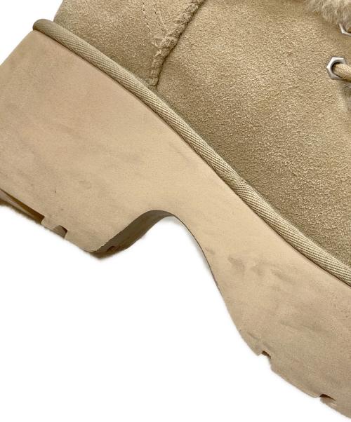 UGG（アグ）UGG (アグ) ESMEE LACE UP SUEDE ベージュ サイズ:25の古着・服飾アイテム