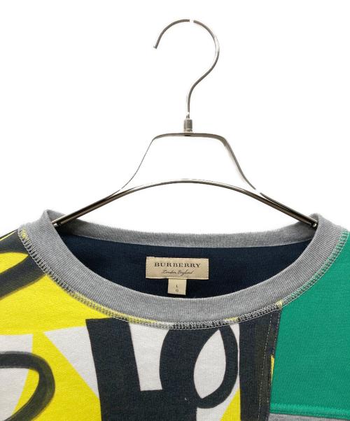 BURBERRY LONDON（バーバリーロンドン）BURBERRY LONDON (バーバリーロンドン) グラフィティプリント パッチワークデザインスウェット グレー サイズ:Lの古着・服飾アイテム