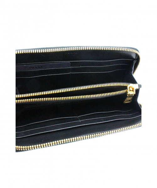 PRADA（プラダ）PRADA (プラダ) ラウンドファスナー長財布 ブラック サイズ:下記参照 SAFFIANO VERNIC 1M0506 程度の古着・服飾アイテム