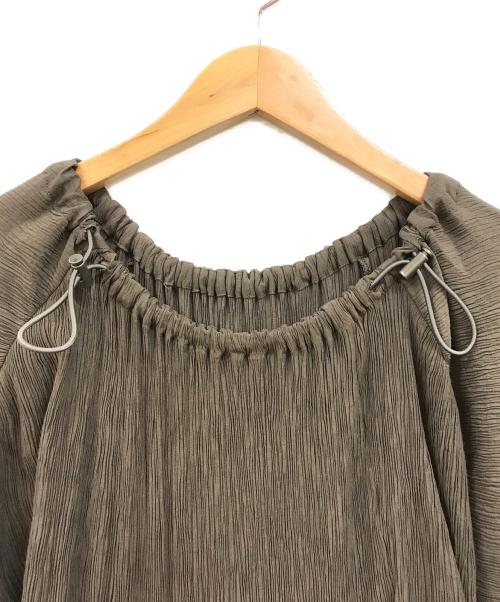 pinue（ピヌエ）pinue (ピヌエ) プリーツワンピース ブラウン サイズ:Sの古着・服飾アイテム