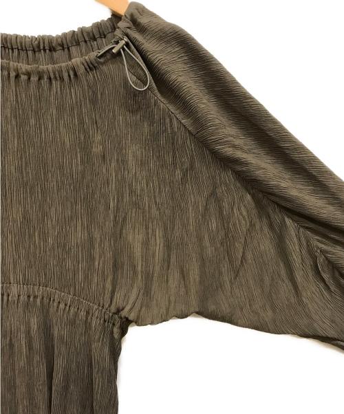 pinue（ピヌエ）pinue (ピヌエ) プリーツワンピース ブラウン サイズ:Sの古着・服飾アイテム