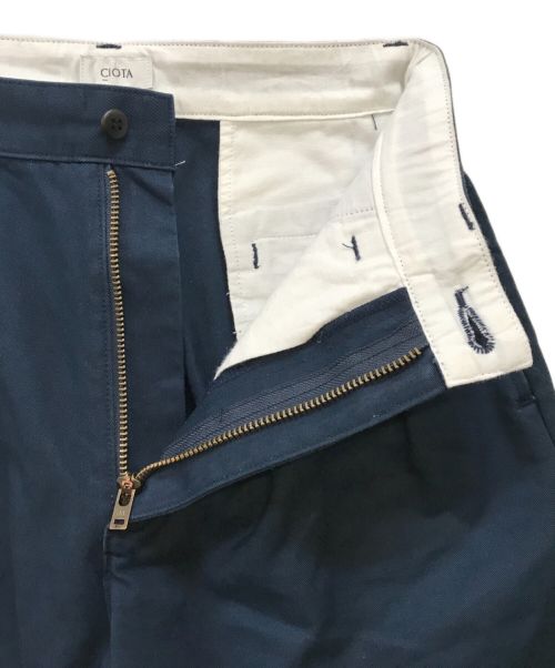 CIOTA（シオタ）CIOTA (シオタ) Tuck Chino Cloth Pants ネイビー サイズ:2の古着・服飾アイテム