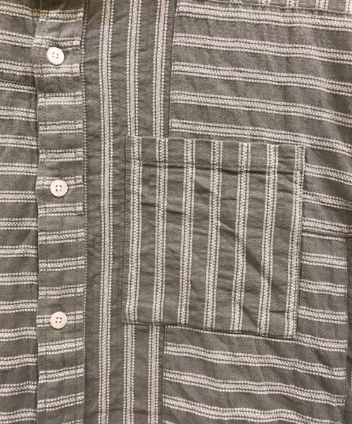 KITH（キス）KITH (キス) ストライプ デニム ジェイディンシャツ グレー×ホワイト サイズ:Mの古着・服飾アイテム