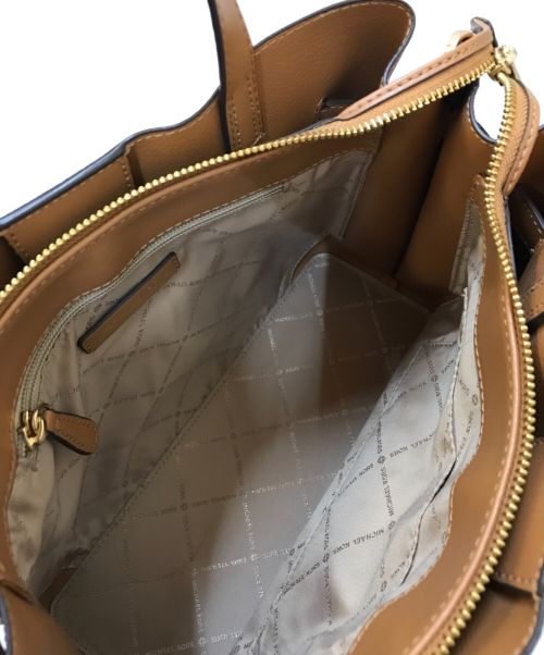MICHAEL KORS（マイケルコース）MICHAEL KORS (マイケルコース) EMILIA サッチェル ラージ MKシグネチャー ブラウンの古着・服飾アイテム
