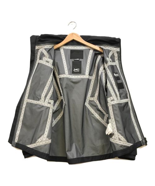 WHITE MOUNTAINEERING（ホワイトマウンテ二アニング）WHITE MOUNTAINEERING (ホワイトマウンテ二アニング) Denham (デンハム) MOUNTAINEERING SAITOS ST COLLAR JKT ブラック サイズ:FREEの古着・服飾アイテム