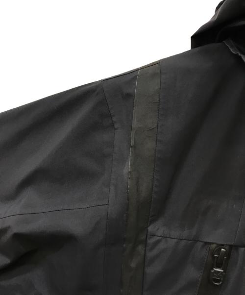 WHITE MOUNTAINEERING（ホワイトマウンテ二アニング）WHITE MOUNTAINEERING (ホワイトマウンテ二アニング) Denham (デンハム) MOUNTAINEERING SAITOS ST COLLAR JKT ブラック サイズ:FREEの古着・服飾アイテム