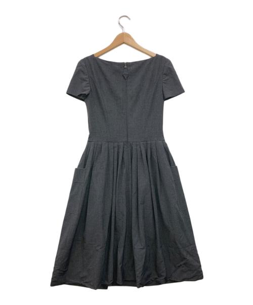 FOXEY NEWYORK（フォクシーニューヨーク）FOXEY NEWYORK (フォクシーニューヨーク) ストレッチフレアワンピース グレー サイズ:38の古着・服飾アイテム