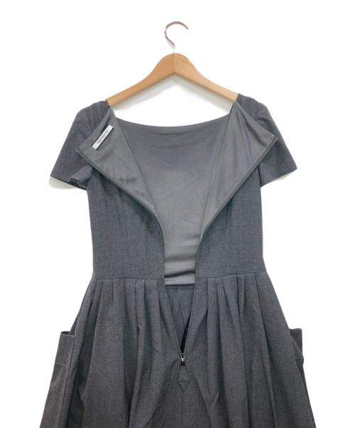 FOXEY NEWYORK（フォクシーニューヨーク）FOXEY NEWYORK (フォクシーニューヨーク) ストレッチフレアワンピース グレー サイズ:38の古着・服飾アイテム