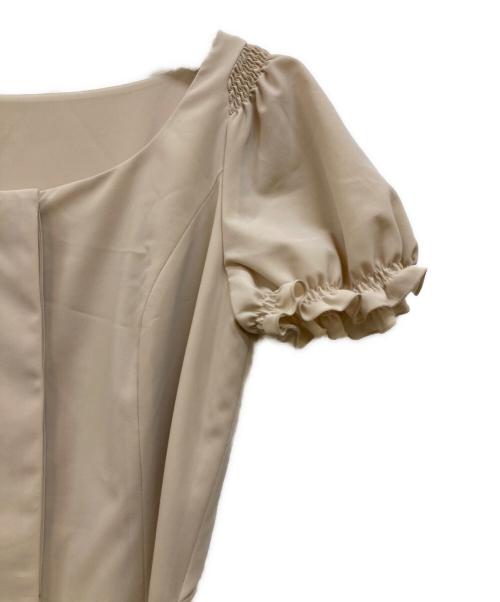 FOXEY NEWYORK（フォクシーニューヨーク）FOXEY NEWYORK (フォクシーニューヨーク) パフスリーブワンピース ベージュ サイズ:38の古着・服飾アイテム