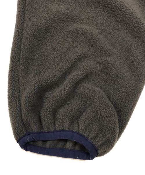 city country city（シティーカントリーシティー）city country city (シティーカントリーシティー) LOGO EMBROIDERY FLEECE PULLOVER グレー×ネイビー サイズ:Mの古着・服飾アイテム