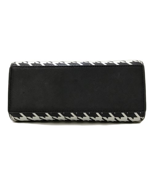 MICHAEL KORS（マイケル・コース）MICHAEL KORS (マイケルコース) 千鳥格子柄ショルダーバッグ ホワイト×ブラックの古着・服飾アイテム