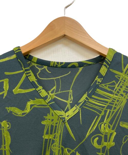 TOKUKO1erVOL（トクコプルミエヴォル）TOKUKO1erVOL (トクコプルミエヴォル) 総柄ノースリーブカットソー グリーン サイズ:9の古着・服飾アイテム