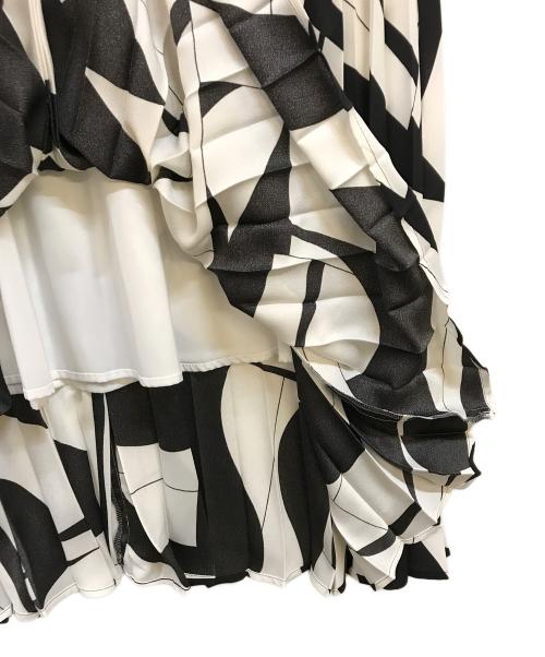 Pinky & Dianne（ピンキーアンドダイアン）Pinky & Dianne (ピンキーアンドダイアン) ジオメトリックバイカラープリーツスカート ホワイト×ブラック サイズ:38の古着・服飾アイテム