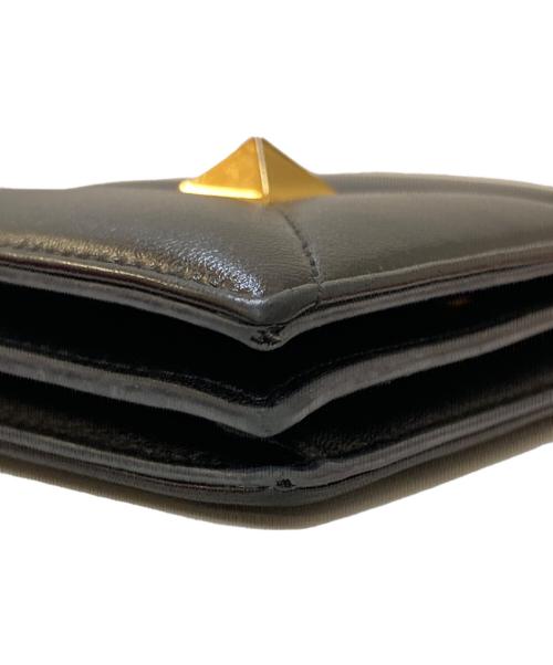 VALENTINO GARAVANI（ヴァレンティノ・ガラヴァーニ）VALENTINO GARAVANI (ヴァレンティノ・ガラヴァーニ) ローマンスタッズ2つ折財布 ブラックの古着・服飾アイテム