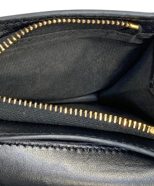 VALENTINO GARAVANI（ヴァレンティノ・ガラヴァーニ）VALENTINO GARAVANI (ヴァレンティノ・ガラヴァーニ) ローマンスタッズ2つ折財布 ブラックの古着・服飾アイテム