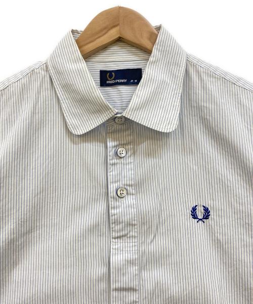 FRED PERRY（フレッドペリー）FRED PERRY (フレッドペリー) ワンポイントロゴシャツ ブルー サイズ:Mの古着・服飾アイテム