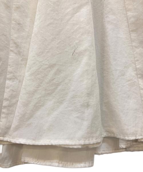 ETRE TOKYO（エトレトウキョウ）ETRE TOKYO (エトレトウキョウ) TOMOCO UNABARA (トモコウナバラ) タックギャザーボリュームスカート ホワイト サイズ:Mの古着・服飾アイテム