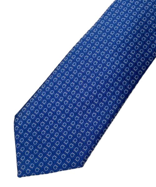 Salvatore Ferragamo（サルヴァトーレ フェラガモ）Salvatore Ferragamo (サルヴァトーレ フェラガモ) ガンチーニ総柄シルクネクタイ ブルー サイズ:無しの古着・服飾アイテム