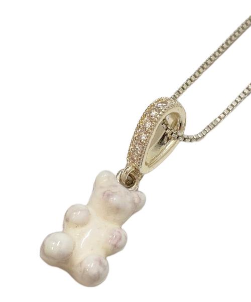 KITH（キス）KITH (キス) CRYSTAL HAZE (クリスタルヘイズ) KITH TOKYO EXCLUSIVE Nostalgia Bear ペンダントトップ ホワイト×シルバーの古着・服飾アイテム