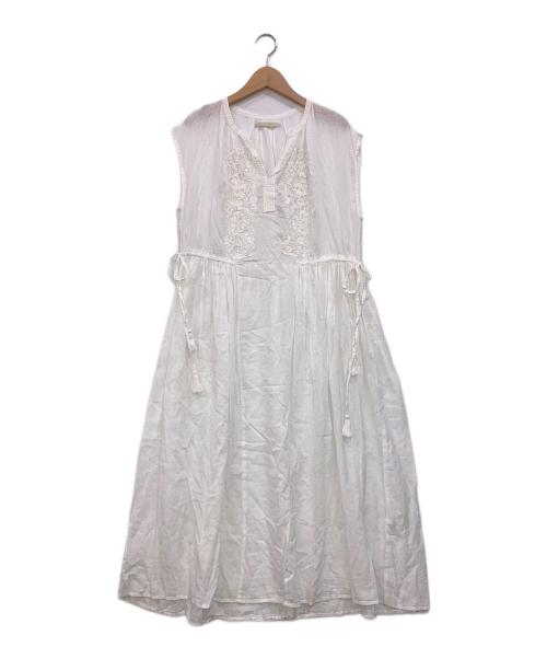 ne quittez pas（ヌキテパ）ne quittez pas (ヌキテパ) スリットネックコットンフレアワンピース ホワイト サイズ:下記参照の古着・服飾アイテム