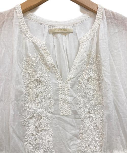 ne quittez pas（ヌキテパ）ne quittez pas (ヌキテパ) スリットネックコットンフレアワンピース ホワイト サイズ:下記参照の古着・服飾アイテム