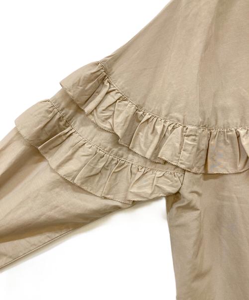 Spick and Span（スピック＆スパン）Spick and Span (スピックアンドスパン) コットンシルクティアードフリルスリーブブラウス ベージュ サイズ:Fの古着・服飾アイテム