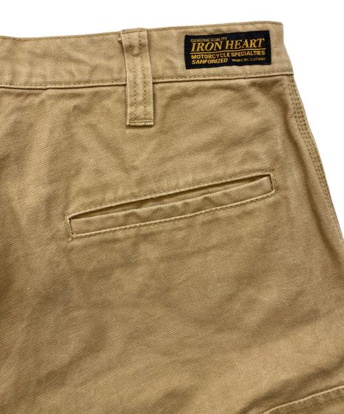 IRON HEART（アイアンハート）IRON HEART (アイアンハート) サージ カーゴショーツ パンツ ベージュ サイズ:W32の古着・服飾アイテム