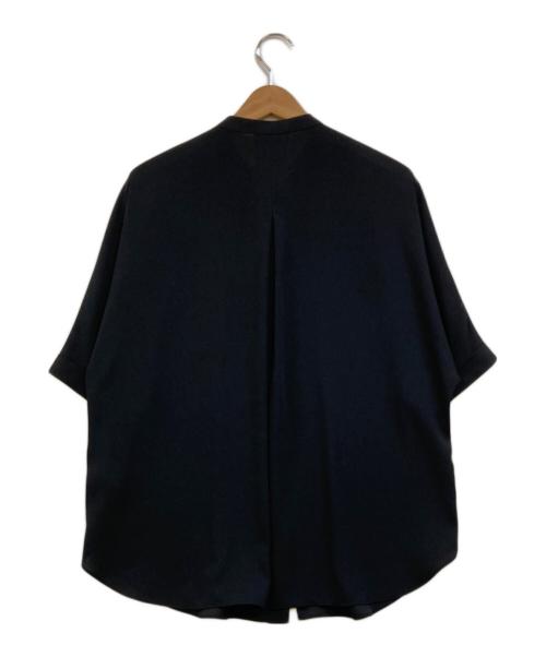 icB（アイシービー）icB (アイシービー) 【接触冷感・UVケア・速乾・洗える】5分袖バンドカラーブラウス ブラック サイズ:Sの古着・服飾アイテム