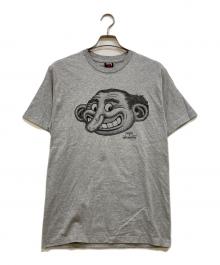 stussy（ステューシー）の古着「00's BASIL WOLVERTON プリントTシャツ」｜グレー