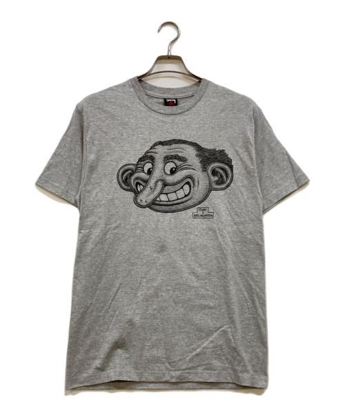 stussy（ステューシー）stussy (ステューシー) 00's BASIL WOLVERTON プリントTシャツ グレー サイズ:Mの古着・服飾アイテム