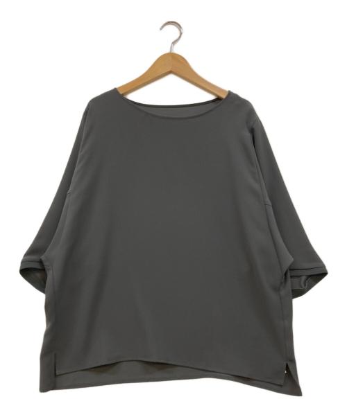 23区（ニジュウサンク）23区 (ニジュウサンク) 【接触冷感/UVカット】ストレッチジョーゼット ケープデザイン カットソー グレー サイズ:38の古着・服飾アイテム