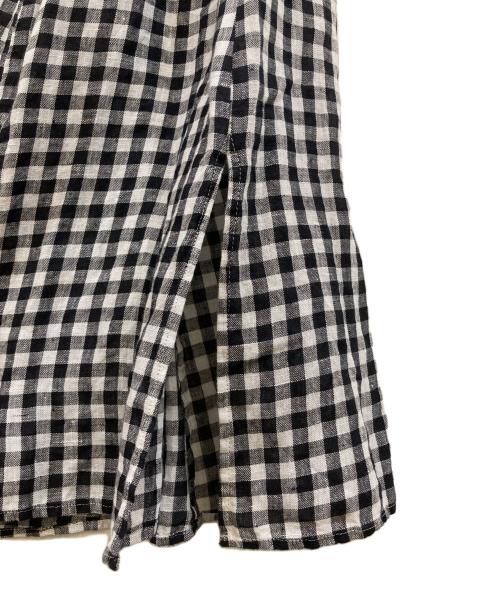 23区（ニジュウサンク）23区 (ニジュウサンク) LIBECO リネンロング スカート ホワイト×ブラック サイズ:44の古着・服飾アイテム