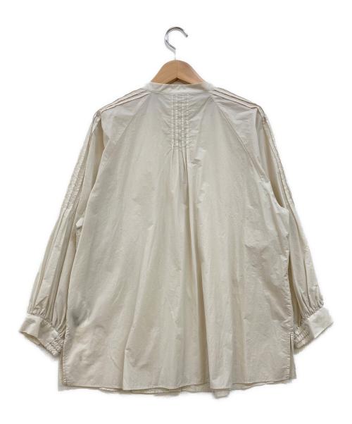 23区（ニジュウサンク）23区 (ニジュウサンク) ナイロンコットンポプリン ボリュームスリーブ ブラウス ベージュ サイズ:38の古着・服飾アイテム