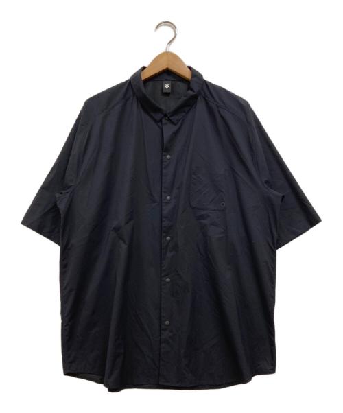 DESCENTE（デサント）DESCENTE (デサント) 半袖スナップ テックシャツ ブラック サイズ:XOの古着・服飾アイテム