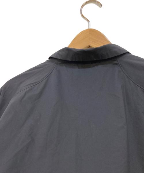 DESCENTE（デサント）DESCENTE (デサント) 半袖スナップ テックシャツ ブラック サイズ:XOの古着・服飾アイテム