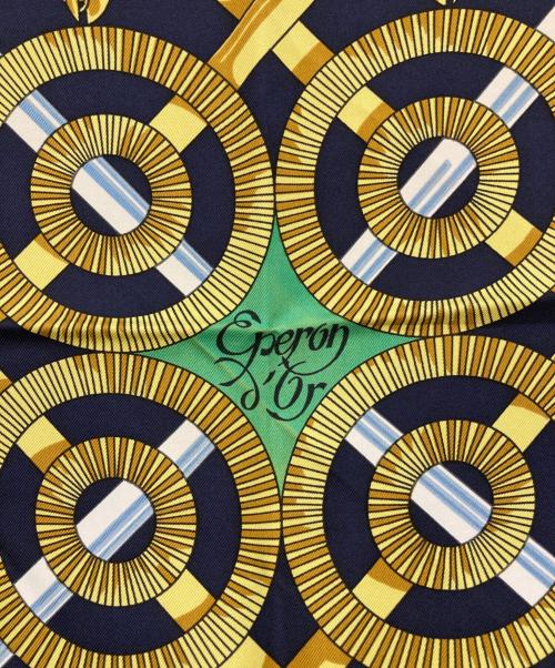 HERMES（エルメス）HERMES (エルメス) カレ90 ”Eperon d'or” 『黄金の拍車』 大判シルクスカーフ グリーンの古着・服飾アイテム