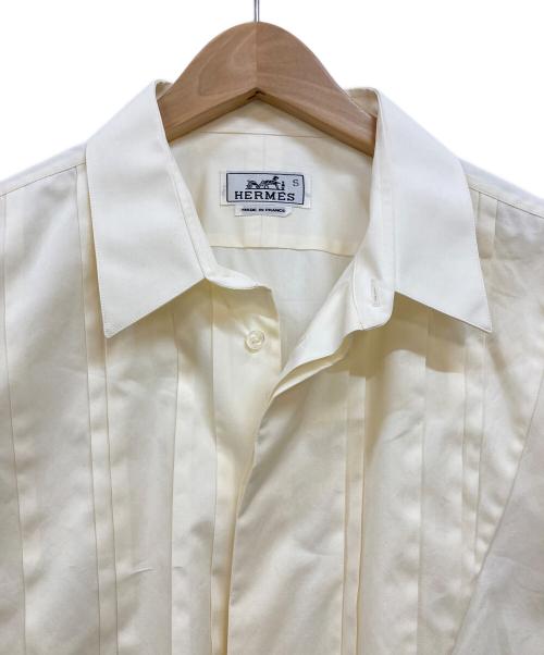 HERMES（エルメス）HERMES (エルメス) 袖セリエボタン ピンタックデザインシャツ アイボリー サイズ:41/16の古着・服飾アイテム