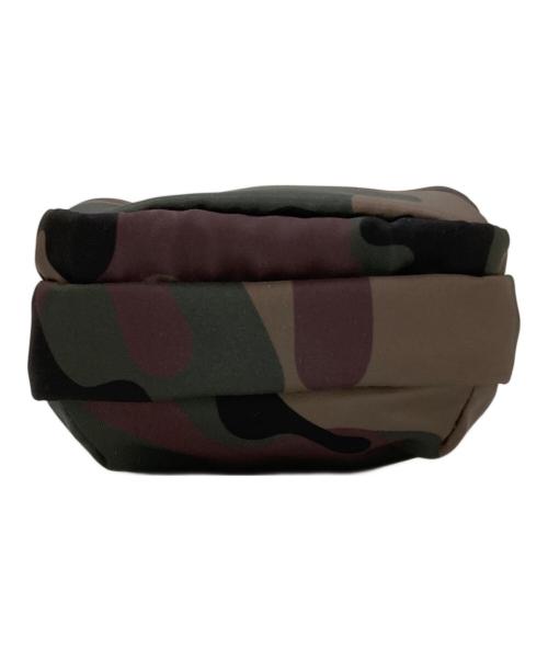 ANYA HINDMARCH（アニヤ・ハインドマーチ）ANYA HINDMARCH (アニヤハインドマーチ) essentials crossbody カモフラショルダーポーチ グリーンの古着・服飾アイテム