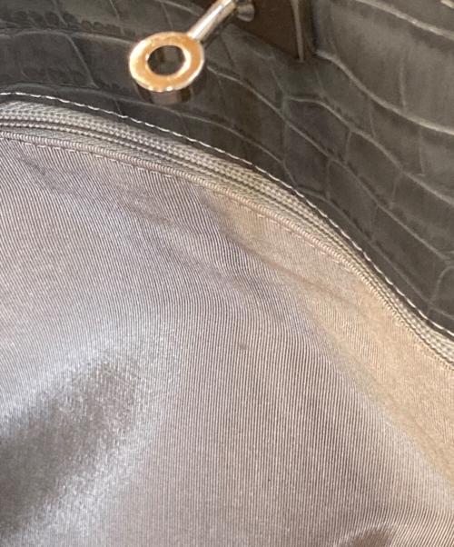 Den HAMANO（デンハマノ）Den HAMANO (デンハマノ) クロコ型押しハンドバッグ グレーの古着・服飾アイテム