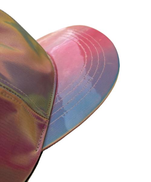 PEACEMINUSONE（ピースマイナスワン）PEACEMINUSONE (ピースマイナスワン) PMO PRISM キャップ マルチカラーの古着・服飾アイテム