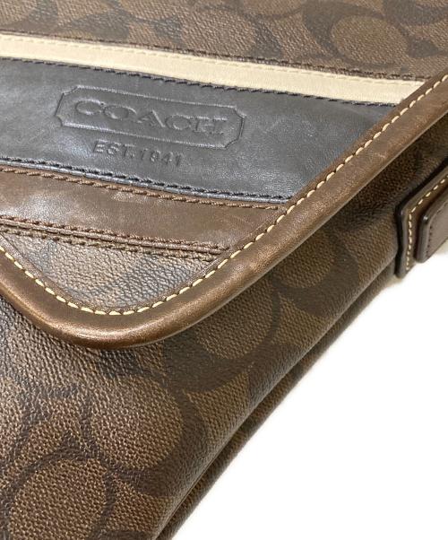 COACH（コーチ）COACH (コーチ) シグネチャー フラップ ショルダーバッグ ブラウンの古着・服飾アイテム