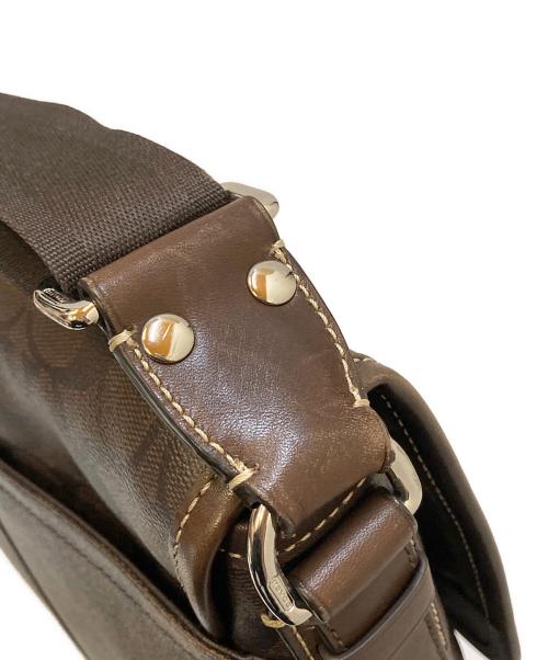 COACH（コーチ）COACH (コーチ) シグネチャー フラップ ショルダーバッグ ブラウンの古着・服飾アイテム