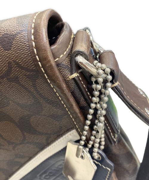 COACH（コーチ）COACH (コーチ) シグネチャー フラップ ショルダーバッグ ブラウンの古着・服飾アイテム